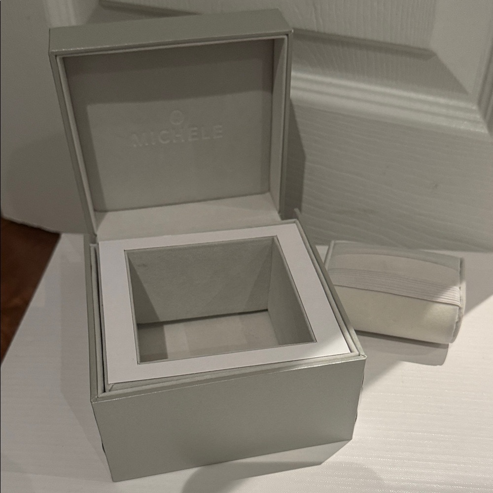 Michele Luxury Watch Box in light silver Large